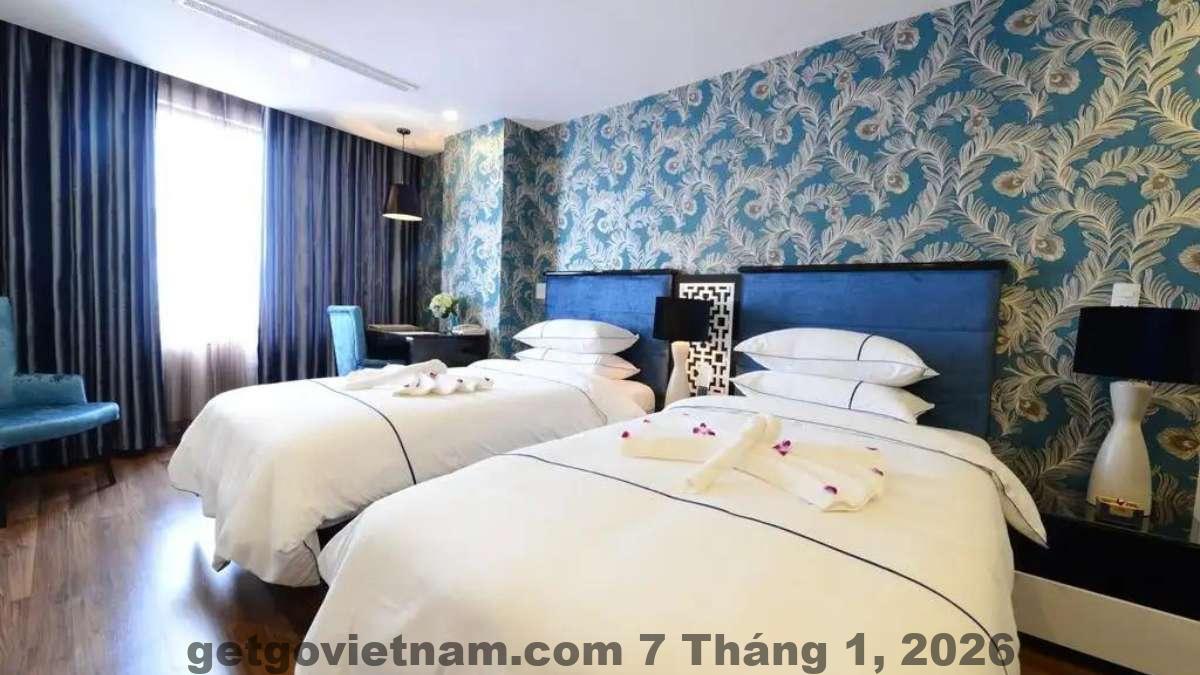 Bữa sáng buffet với món Việt và Âu tại Hanoi Emerald Waters Hotel Valley