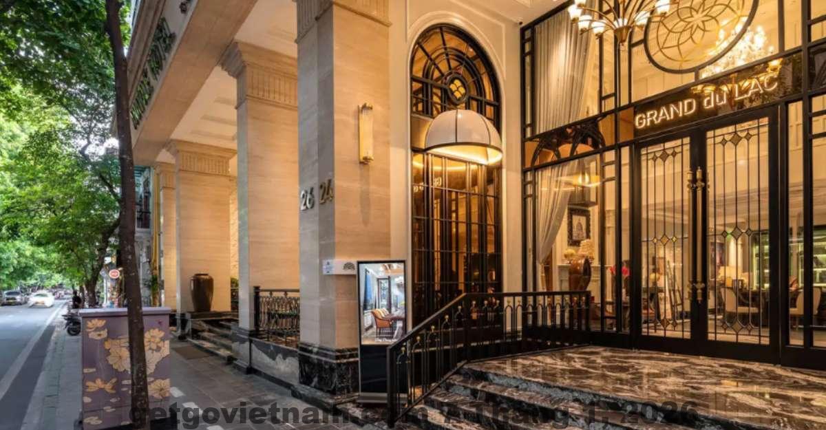 Mặt tiền GRAND HÔTEL du LAC Hanoi trên phố Nhà Chung, phong cách boutique giữa khu phố cổ