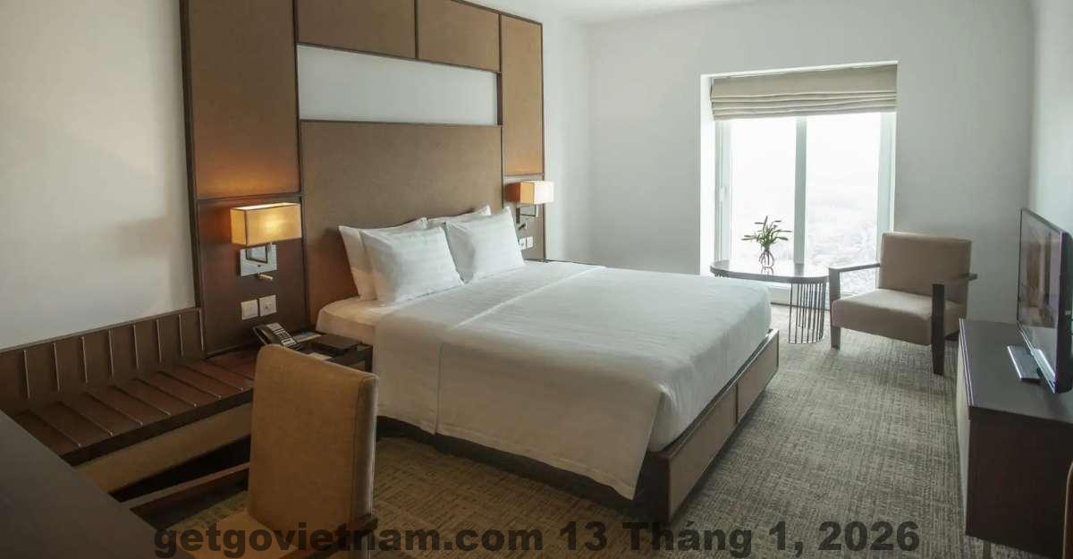 Hồ bơi sạch sẽ và rộng rãi, phù hợp cho những ai yêu thích thư giãn.