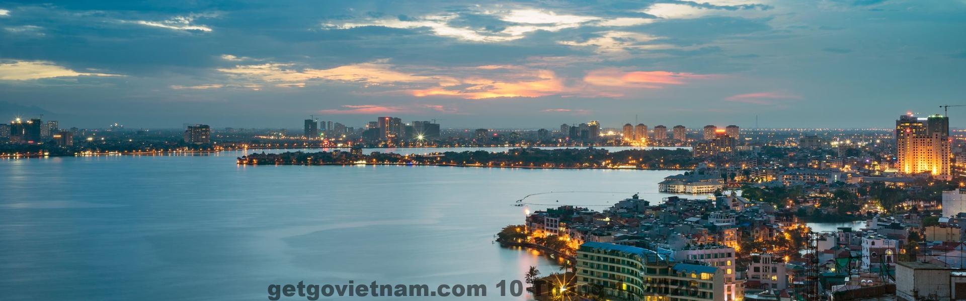 View khu Tây Hồ nhìn từ căn hộ Westlake Emerald Suites