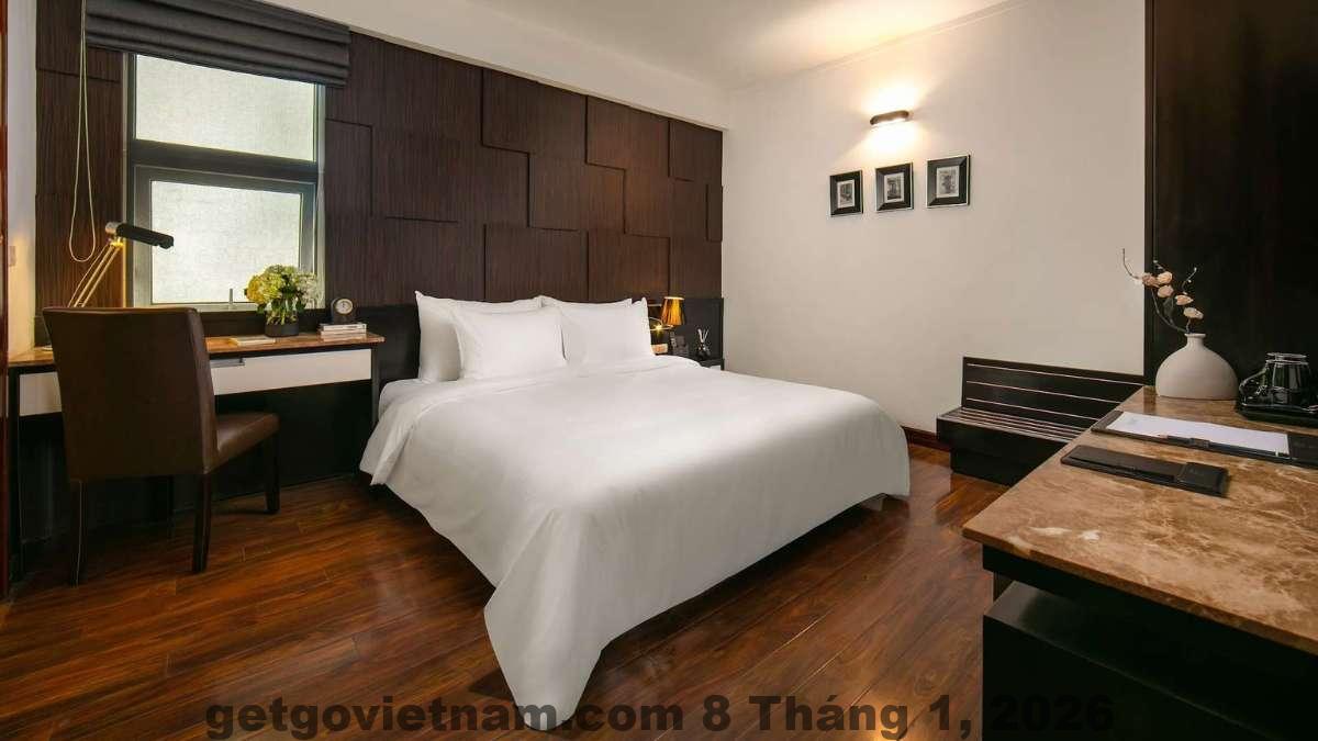 Phòng Deluxe tại La Nueva Boutique Hotel Hanoi với thiết kế hiện đại, diện tích nhỏ gọn