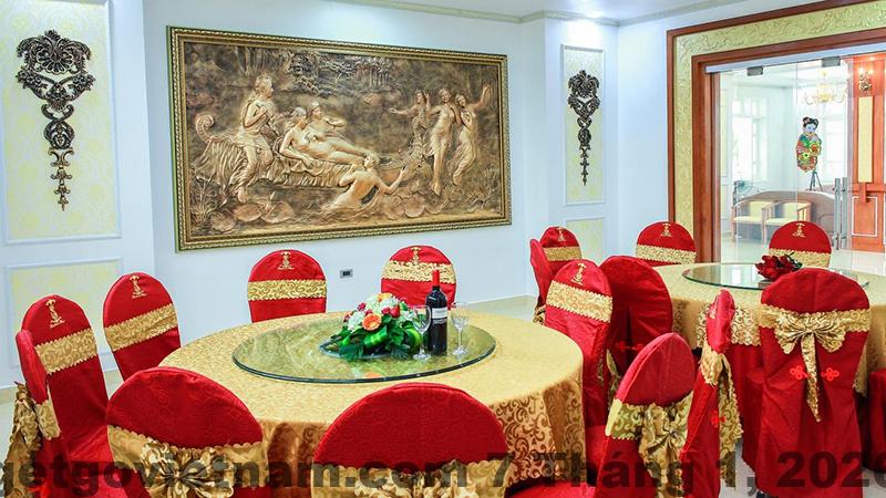 Ăn sáng tại Hanoi Hotel Royal