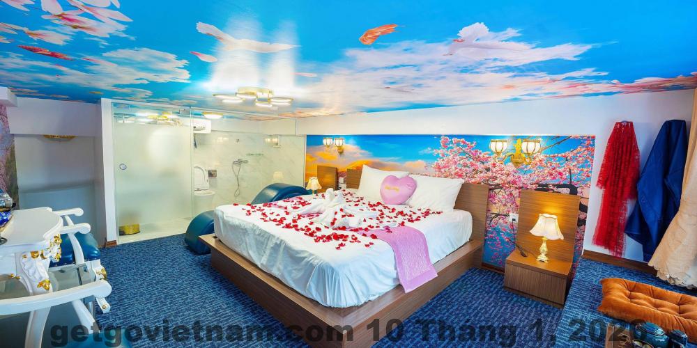 Bữa sáng tại King's Hotel Linh Đàm 1 với các món ăn Việt Nam và một số món Âu cơ bản.