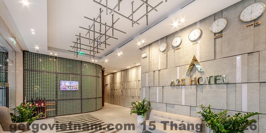 Khu vực lễ tân khách sạn phong cách đơn giản