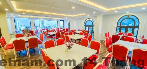 Bữa sáng tại Ngọc Lan 2 với các món ăn phong phú.