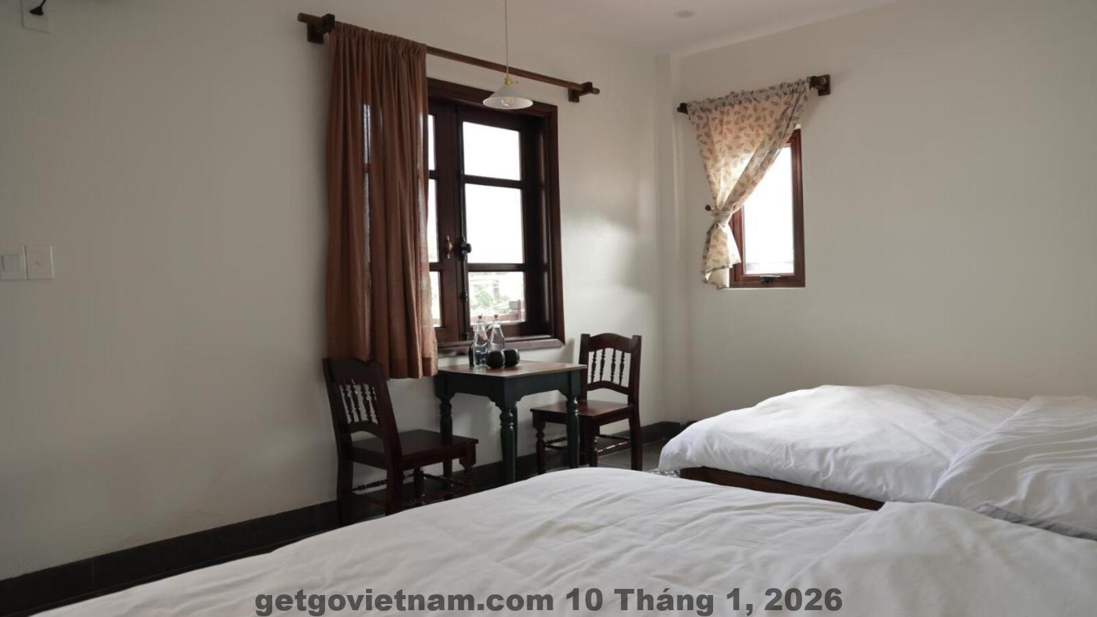 Nhân viên lễ tân Anio Ha Giang Hotel & TOUR thân thiện và hỗ trợ nhiệt tình