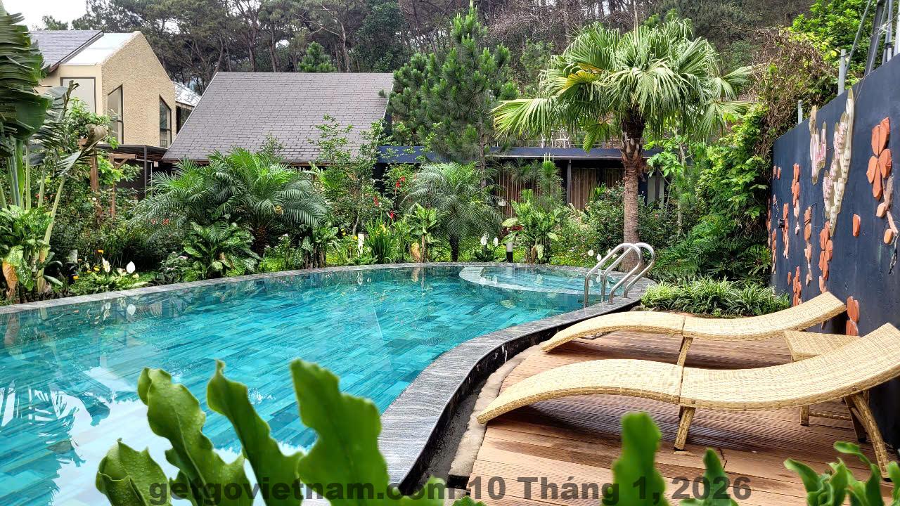 Hồ bơi ngoài trời tại Anna Little Garden Sóc Sơn