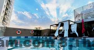 Nhân viên lễ tân Khách sạn Sunway Hà Nội phục vụ chuyên nghiệp