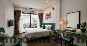 Hồ bơi nhỏ gọn, sạch sẽ tại khách sạn.