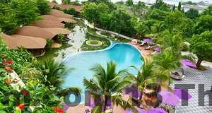 Hồ bơi tại Nesta Hotel, là nơi lý tưởng để thư giãn vào cuối ngày.