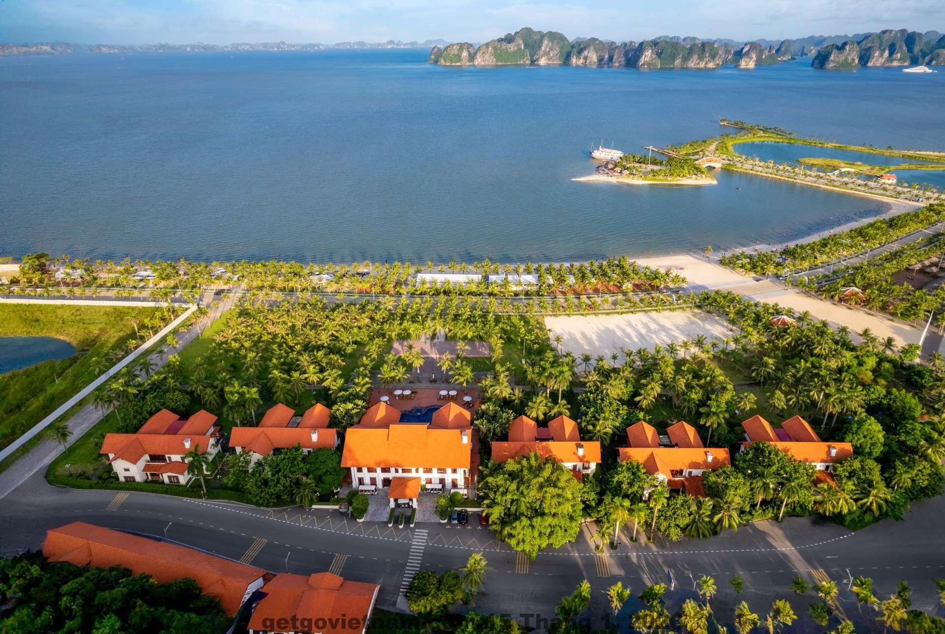 Phòng nghỉ Paradise Suites Halong Hotel phong cách cổ điển