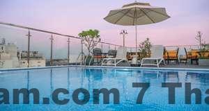 Khu vực lễ tân khách sạn De Syloia với phong cách boutique ấm cúng