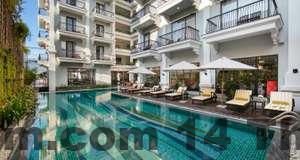 Hồ bơi ngoài trời tại Anio Boutique Hotel Hoian, nơi du khách có thể thư giãn sau một ngày tham quan.