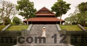 Khu vực lễ tân Center Hotel Bắc Ninh với nhân viên thân thiện và hỗ trợ nhanh