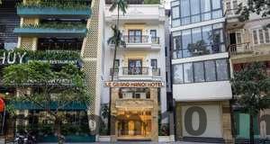 Phòng ngủ Mercy Hotel với giường lớn, nội thất cơ bản đúng chuẩn khách sạn 3 sao