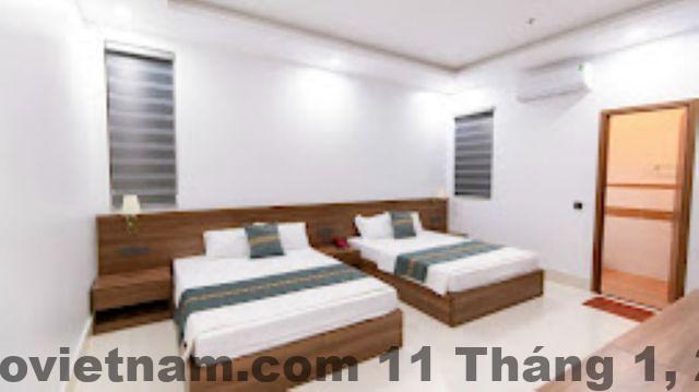 Quầy lễ tân Khách Sạn Khánh Hà với phong cách phục vụ truyền thống