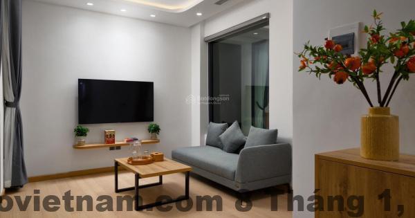 Khu vực lễ tân The Galaxy Home Hotel & Apartment với nhân viên thân thiện