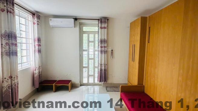 Phòng khách sạn với giường đôi sang trọng