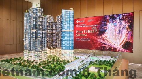 Khu vực lễ tân Hồng Nhung Hotel với phong cách phục vụ thân thiện