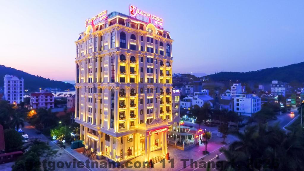 Phòng nghỉ tại Draha Halong Hotel với thiết kế hiện đại, tông màu trung tính và ánh sáng tự nhiên