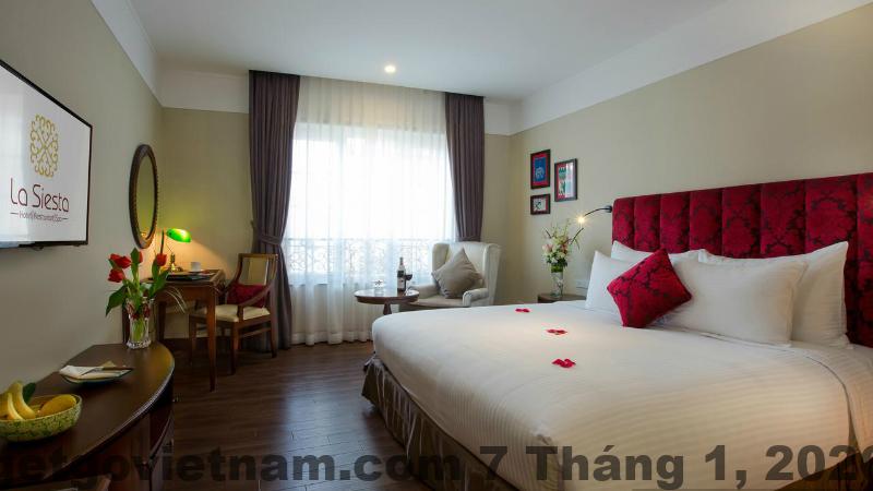 Nhân viên Diamond Nostalgia Hotel Hà Nội