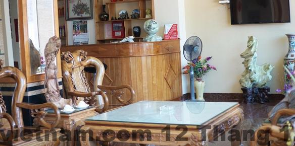 Phòng khách sạn sạch sẽ, rộng rãi, với nội thất hiện đại, mang lại sự thoải mái tối đa cho khách hàng.