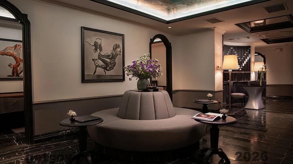 Bữa sáng tại La Sinfonía del Rey Hotel & Spa với không gian rooftop nhìn ra Hồ Gươm