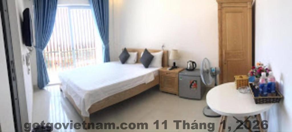 Bãi đỗ xe và không gian tiện ích cơ bản tại khách sạn địa phương