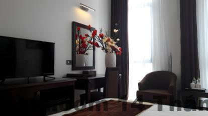 Phòng tiêu chuẩn tại A1 Hill Hanoi Hotel với diện tích nhỏ và nội thất cơ bản