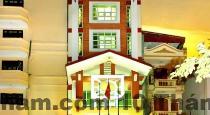 Phòng studio tại The Wooden Apartments với nội thất gỗ sáng màu, thiết kế tối giản