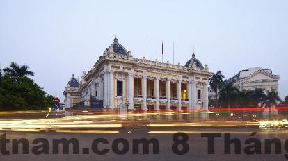 Phòng ngủ gọn gàng, đầy đủ tiện nghi nhưng có thể sẽ cần cải thiện một chút về nội thất.