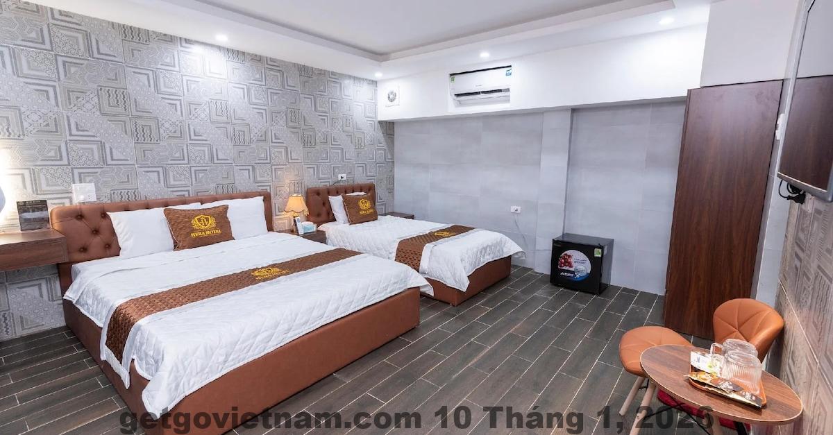 Khách sạn Hera được thiết kế sang trọng, mang đến không gian thoải mái và hiện đại.