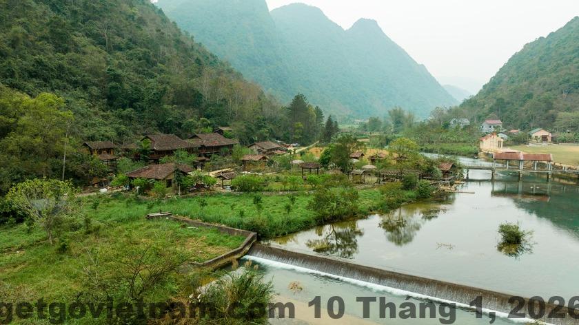 Đánh giá Mế Farmstay Cao Bằng 2026: Có đáng ở qua đêm? 5 Chủ và nhân viên Mế Farmstay thân thiện, hỗ trợ khách nhiệt tình