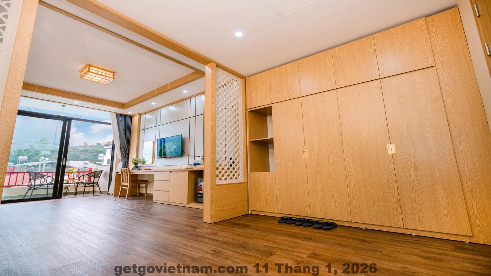 Bữa sáng tại Kumo Chan Hotel Mộc Châu với các món cơ bản, dễ ăn