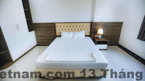 Phòng nghỉ tại khách sạn Hero với không gian sang trọng và đầy đủ tiện nghi.