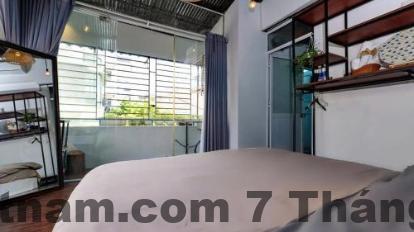 Khu vực lễ tân khách sạn Carol Hanoi với nhân viên thân thiện