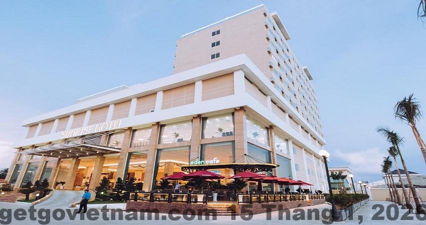 Phòng ngủ tiêu chuẩn tại Khách sạn Lê Vân với nội thất cơ bản