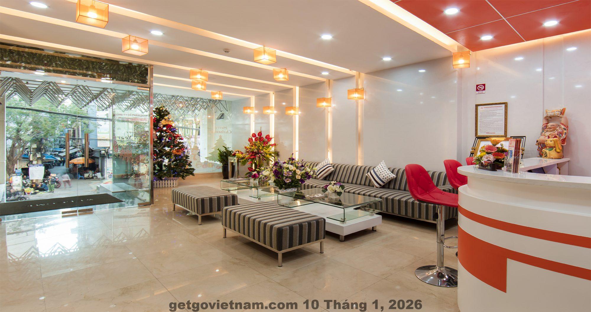 Phòng ngủ tại Khách sạn Văn Miếu 2 với nội thất cơ bản, diện tích vừa phải