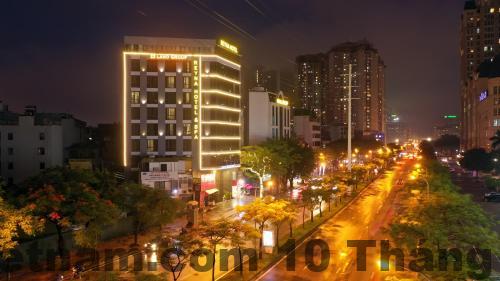 Phòng ngủ với thiết kế tối giản, hiện đại, tạo cảm giác thư giãn tối đa.