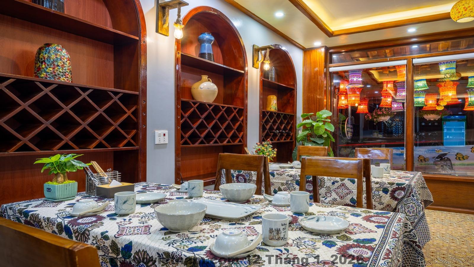 Khu vực ăn sáng tại Sapa View Spring Garden Hotel với các món Á – Âu cơ bản