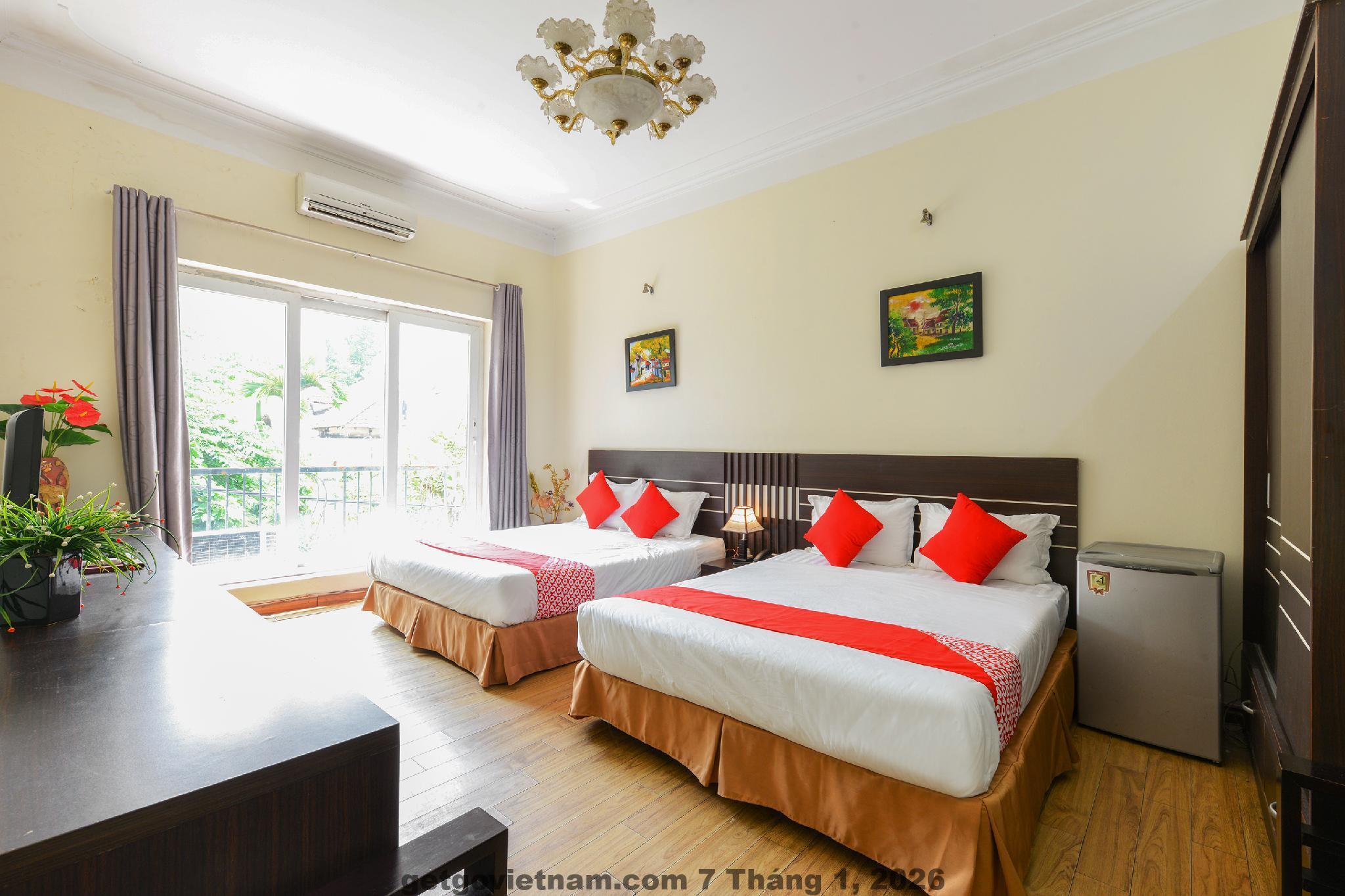 Phòng ngủ tiêu chuẩn tại Khách Sạn Westlake với nội thất đơn giản