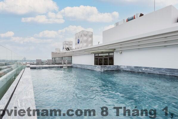 Hồ bơi ngoài trời tại khách sạn Lexington Westlake