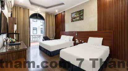 Khu vực ăn sáng đơn giản tại A25 Hotel 12 Liên Trì