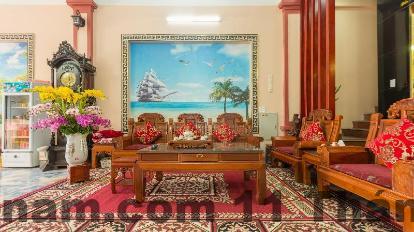 Phòng nghỉ tại Hoàng Gia Hotel có nội thất hiện đại, rộng rãi, tạo cảm giác thoải mái cho du khách.