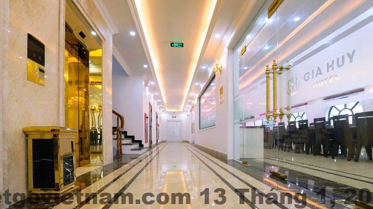 Phòng tại Gia Huy Hotel được thiết kế hiện đại, rộng rãi và đầy đủ tiện nghi.