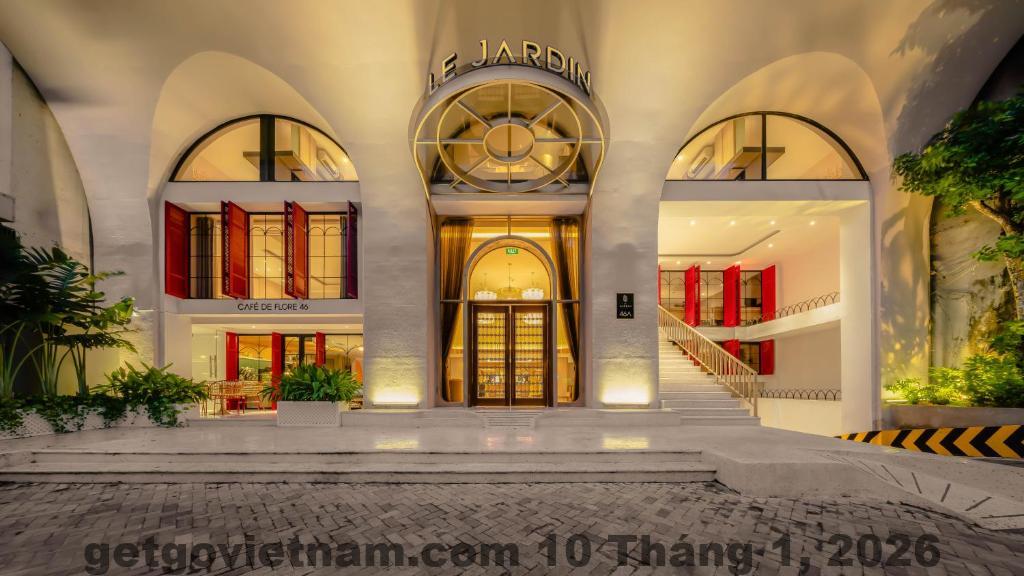 Phòng nghỉ tại J&J Guesthouse Hà Nội với nội thất cơ bản, diện tích nhỏ