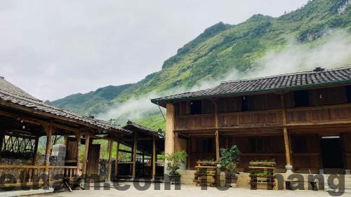 Đội ngũ nhân viên thân thiện luôn sẵn sàng hỗ trợ du khách.