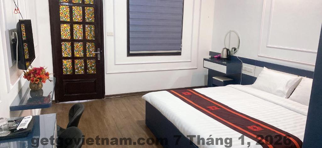 Phòng ngủ Sophie Hotel diện tích nhỏ, nội thất cơ bản