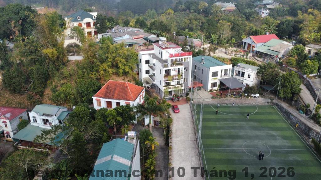 Phòng ngủ Gia Bảo Homestay Cao Bằng nội thất cơ bản sạch sẽ