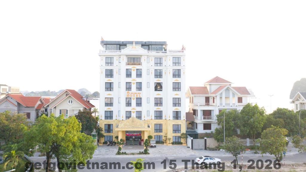 Phòng nghỉ Sea Angel Hotel Hạ Long rộng rãi, thiết kế đơn giản, có cửa sổ